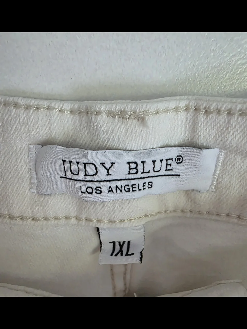Judy Blue White High-Rise Button-Front Frayed Hem Denim Shorts 1xl - Picture 7 of 9